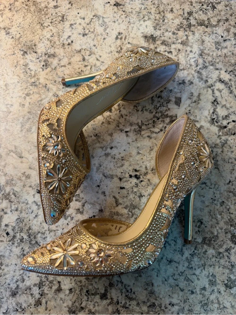 Betsey Johnson Gold Beaded Floral Pointed-Toe Pumps Wedding Gems 💎 Blue Bottom